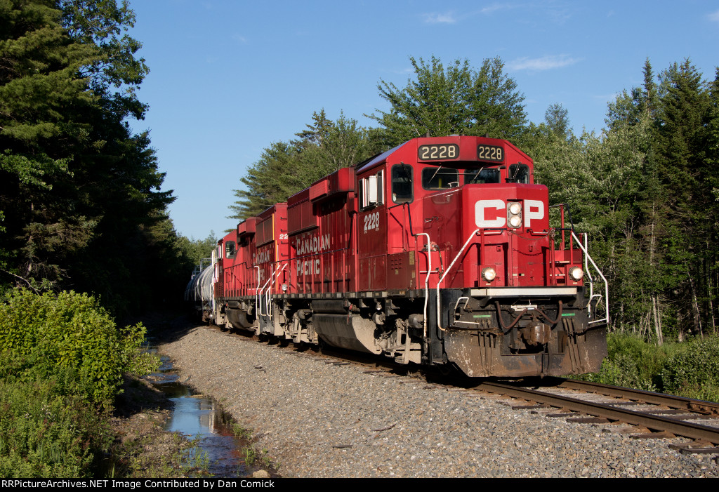 CP 2228 Leads G13 at Blanket Ln. 